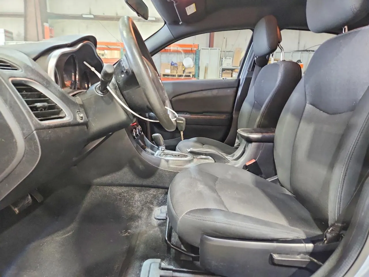 2013 Dodge Avenger SE