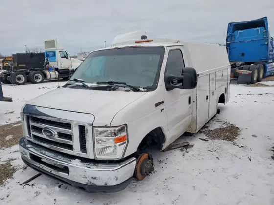 2009 Ford Econoline Commercial Cutaway E350 SUPER DUTY CUTAWAY VAN