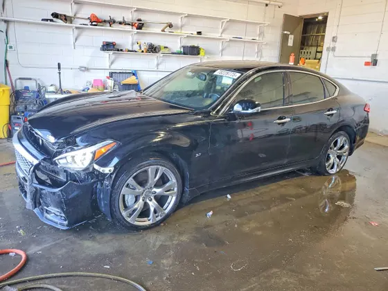 2015 INFINITI Q70