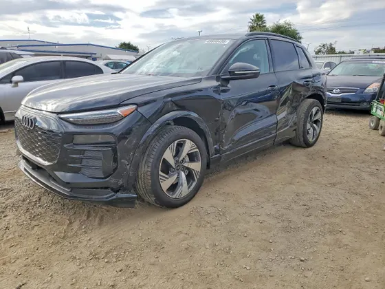 2025 Audi Q6 e-tron Premium Plus