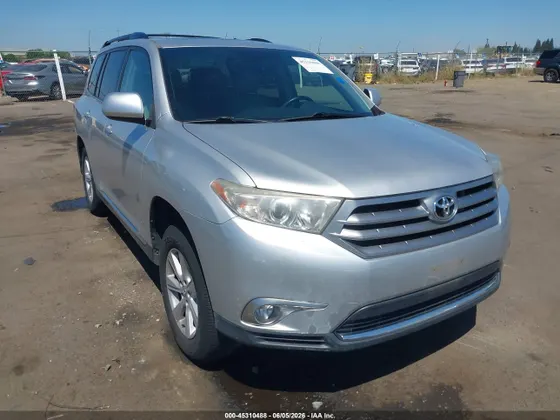 2011 Toyota Highlander SE