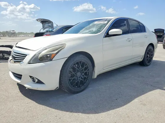 2013 INFINITI G37 Sedan x