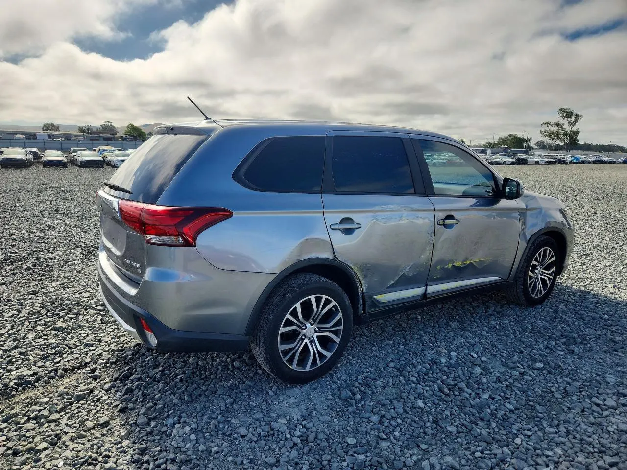 2016 Mitsubishi Outlander SE