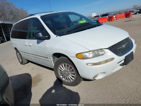 1998 Chrysler Town & Country LX