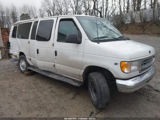 2001 Ford Econoline Wagon XL