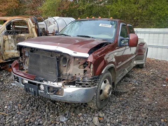 2006 Ford Super Duty F-350 DRW XL