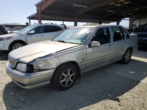 1999 Volvo S70