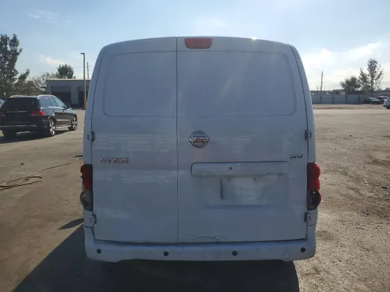 2015 Nissan NV200 SV