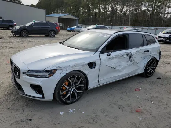 2020 Volvo V60 Polestar