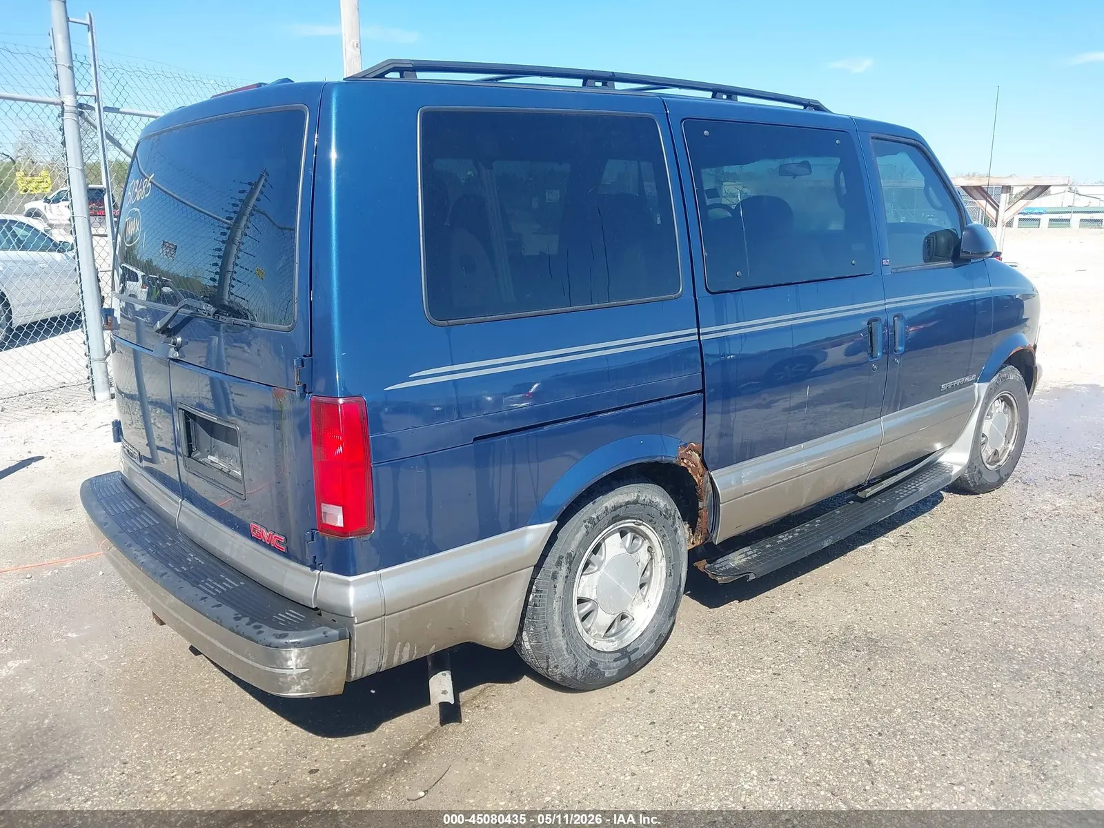 2002 GMC Safari Passenger SLE