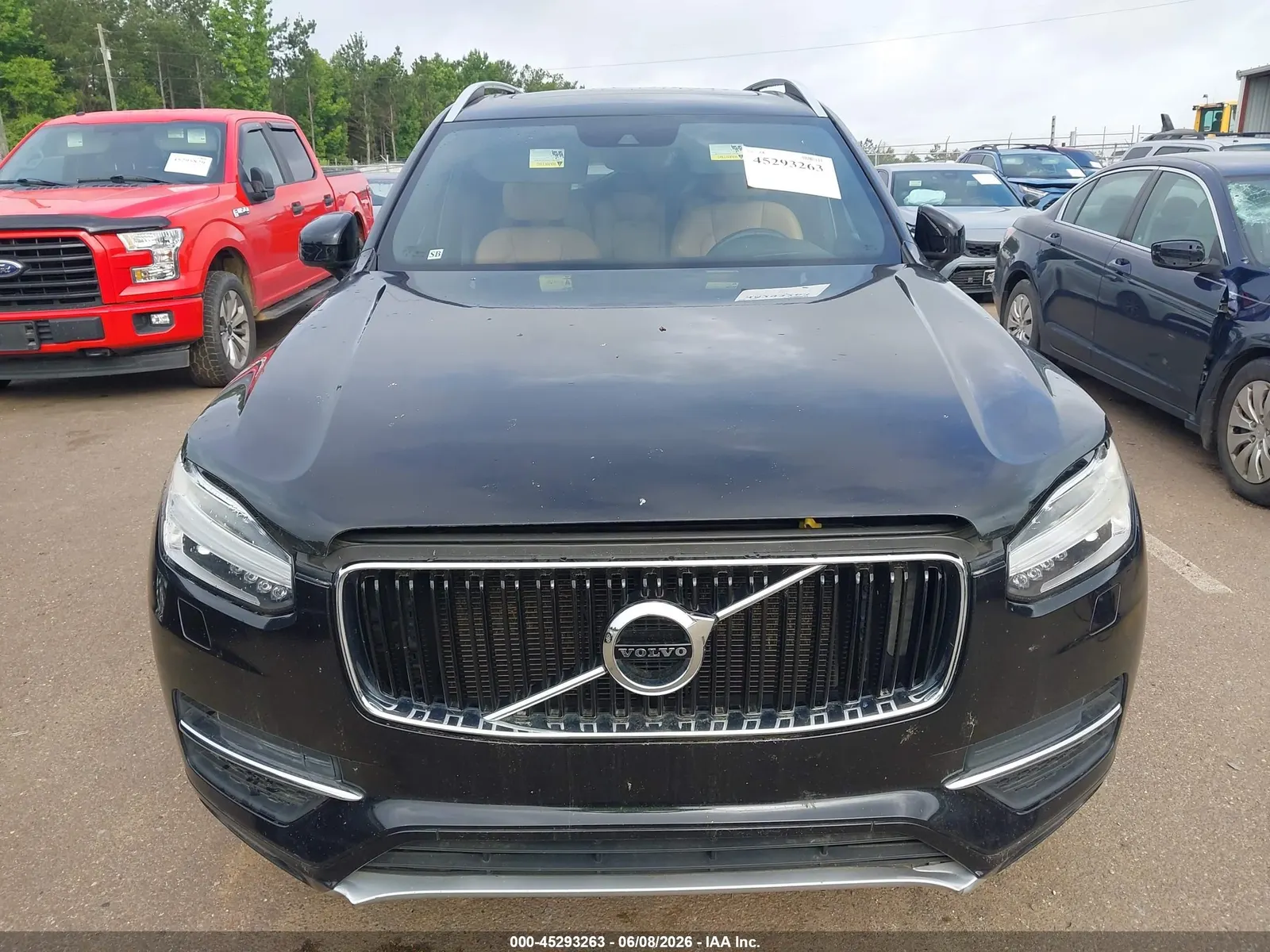 2016 Volvo XC90 T6 Momentum
