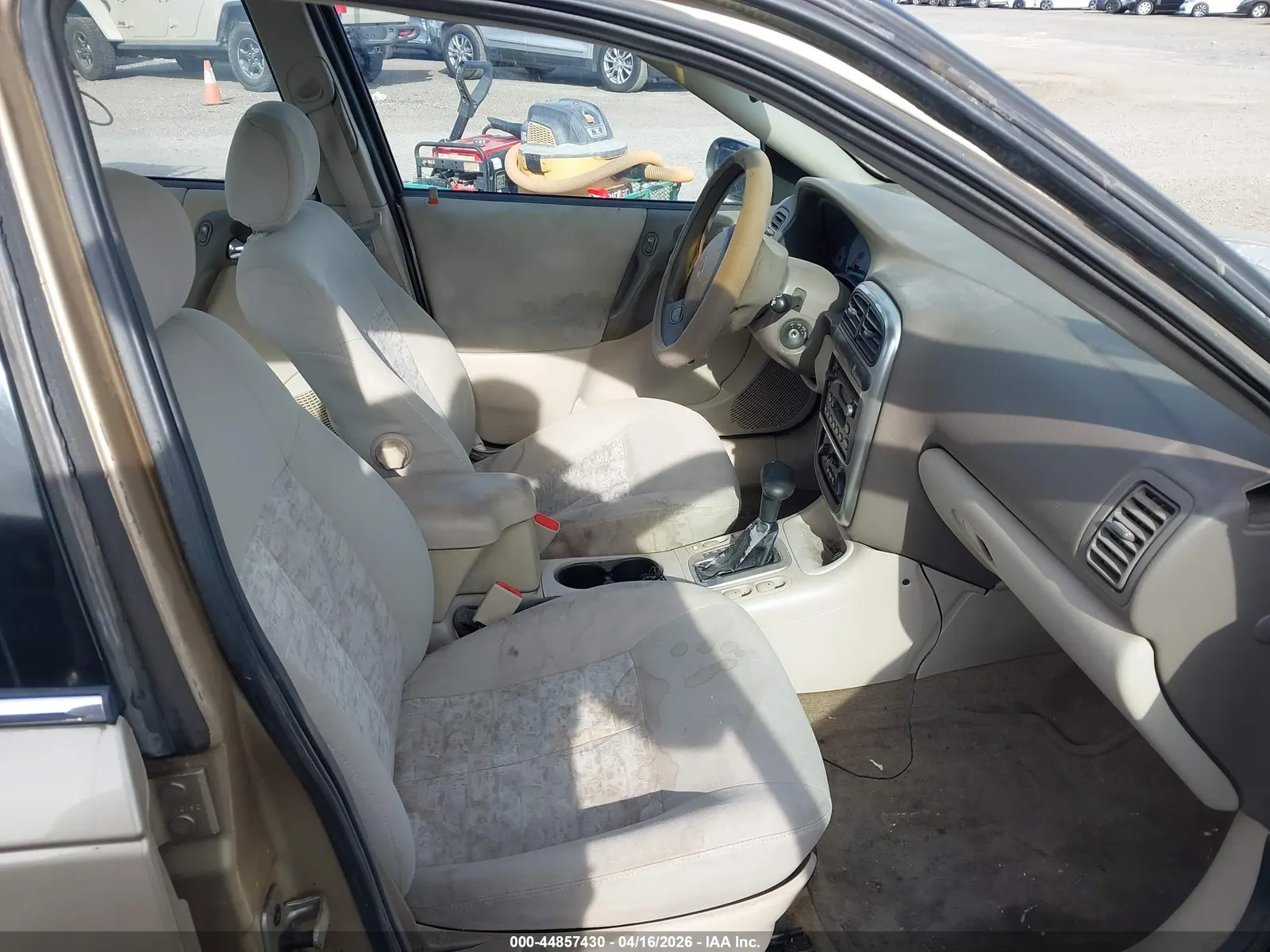 2004 Saturn L-Series L300 2