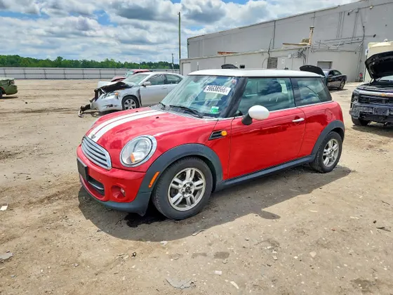 2013 MINI Cooper Hardtop COOPER