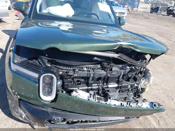 2025 Rivian R1T Premium