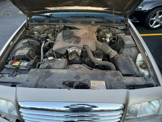 2001 Ford Crown Victoria LX