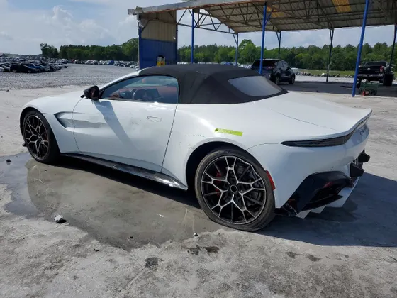 2022 Aston Martin Vantage