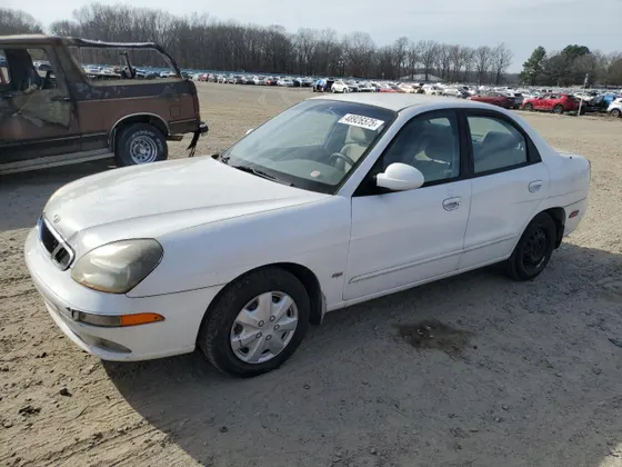 2001 Daewoo Nubira SE