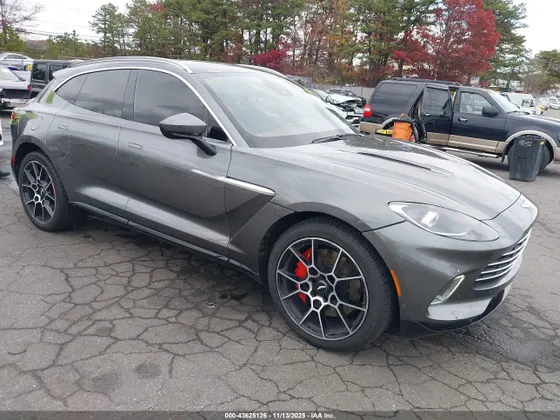2021 Aston Martin DBX