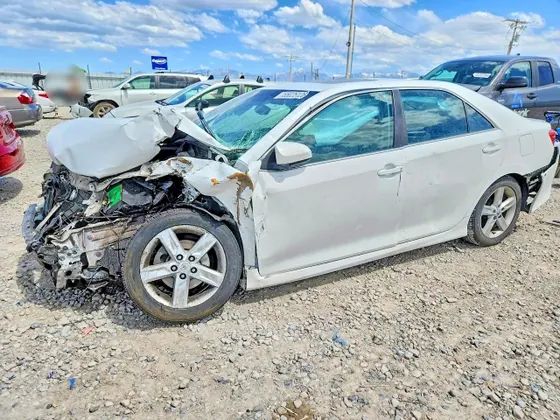 2013 Toyota Camry SE