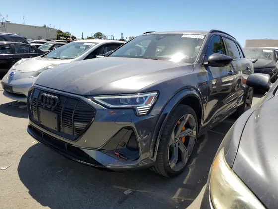 2023 Audi e-tron S Premium Plus