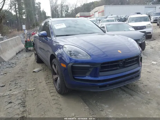 2024 Porsche Macan T