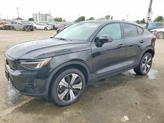 2023 Volvo C40 Recharge Pure Electric Plus