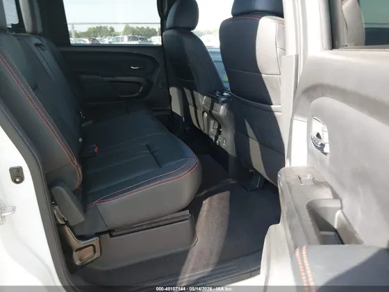 2023 Nissan Titan SV