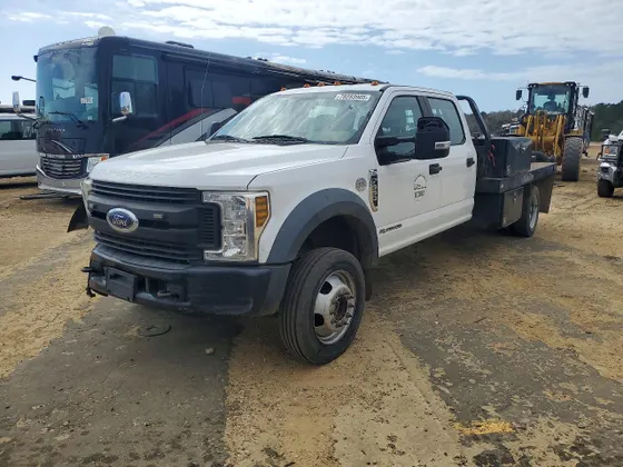2019 Ford Super Duty F-550 DRW XL