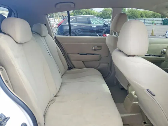 2008 Nissan Versa 1.8 SL