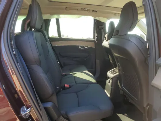 2025 Volvo XC90 Plug-In Hybrid Plus