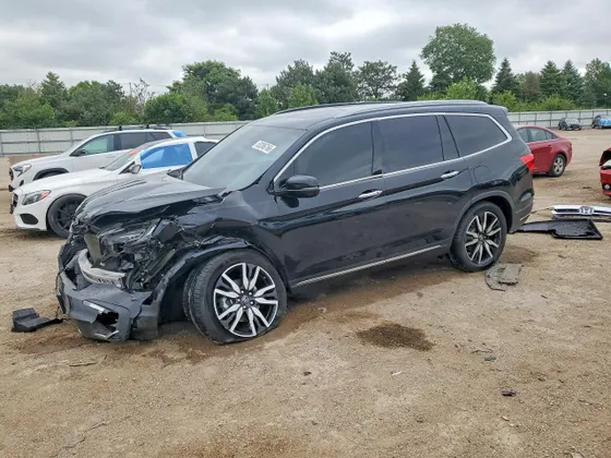 2021 Honda Pilot Touring 8-Passenger