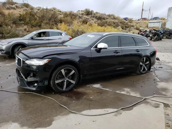 2018 Volvo V90 T6 R-DESIGN