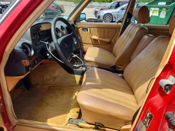 1983 Mercedes-Benz 300 Series 300D-T