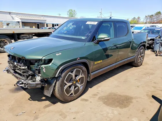 2022 Rivian R1T Adventure Package