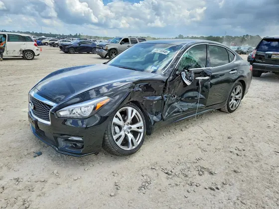 2019 INFINITI Q70 3.7 LUXE