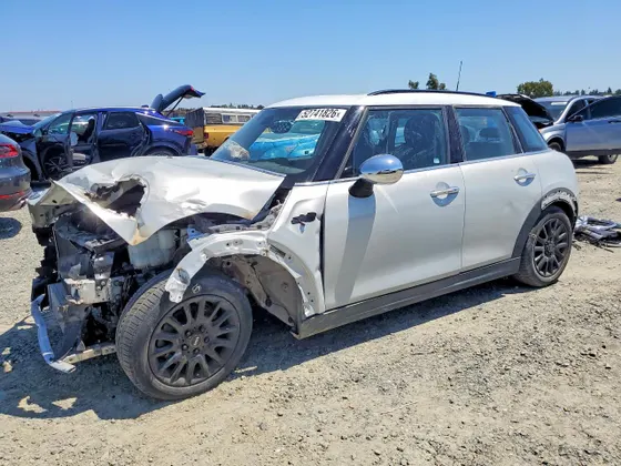 2015 MINI Cooper Hardtop 4 Door S