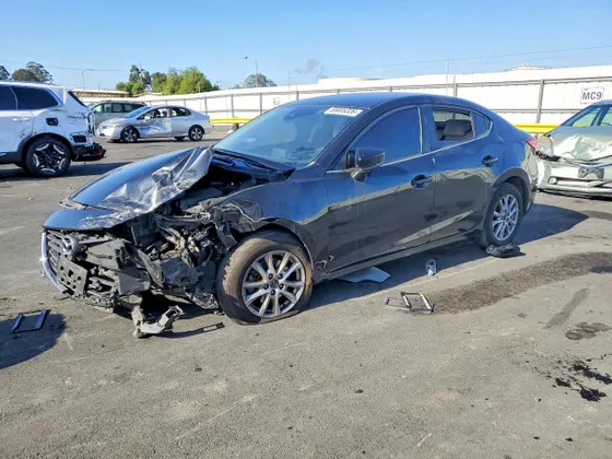 2018 Mazda Mazda3 4-Door Sport