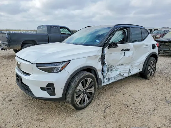 2023 Volvo XC40 Recharge Pure Electric Plus