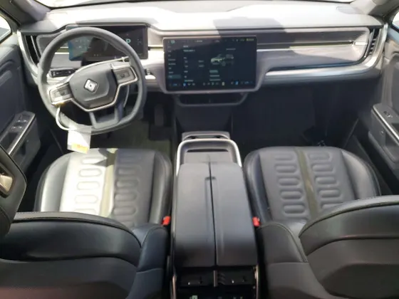 2025 Rivian R1S Adventure