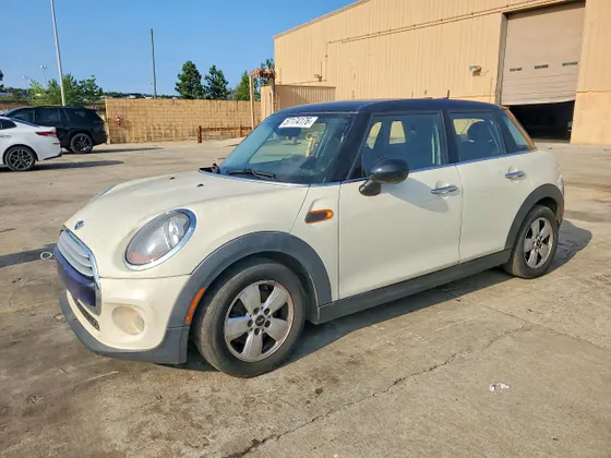 2015 MINI Cooper Hardtop 4 Door COOPER