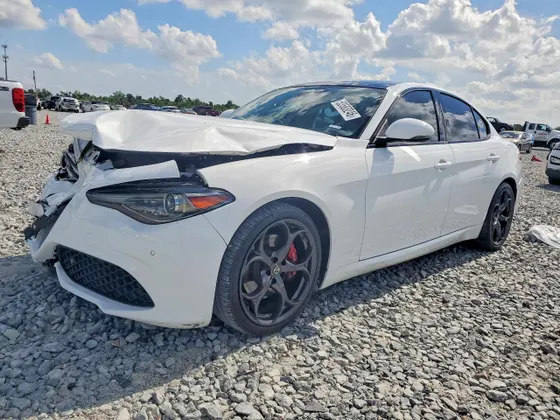 2018 Alfa Romeo Giulia Ti Sport