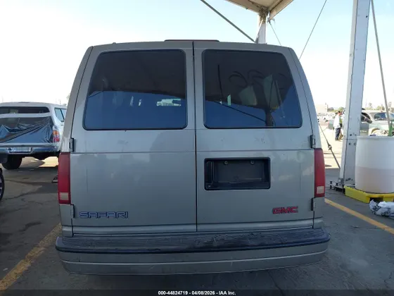2001 GMC Safari Passenger SLE