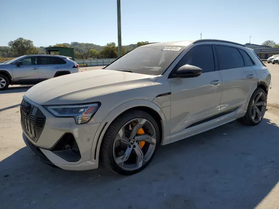 2022 Audi e-tron S Prestige