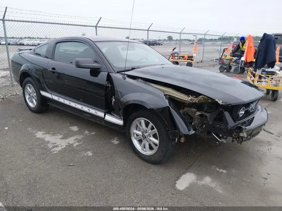 2007 Ford Mustang Deluxe