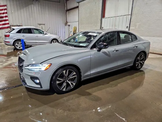 2025 Volvo S60 Plus