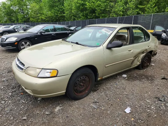1999 Nissan Altima XE