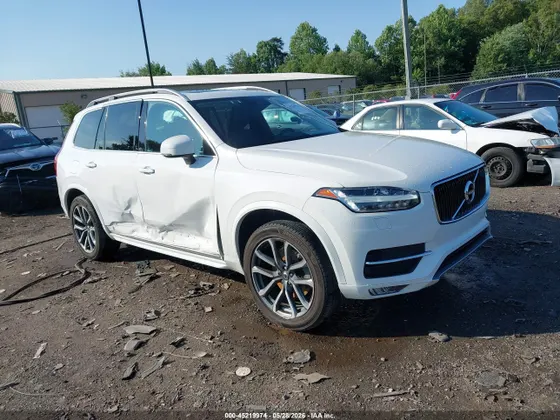 2018 Volvo XC90 Momentum