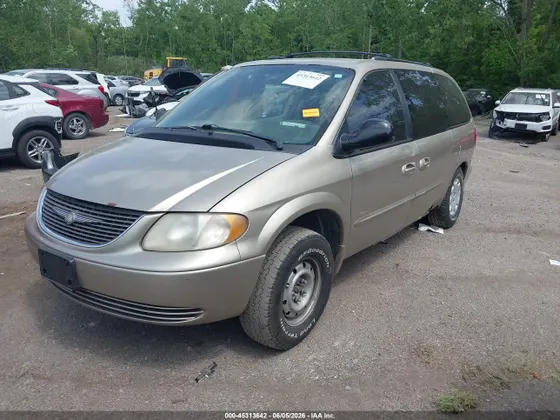 2003 Chrysler Town & Country LX