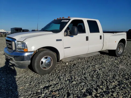 2001 Ford Super Duty F-350 DRW XL