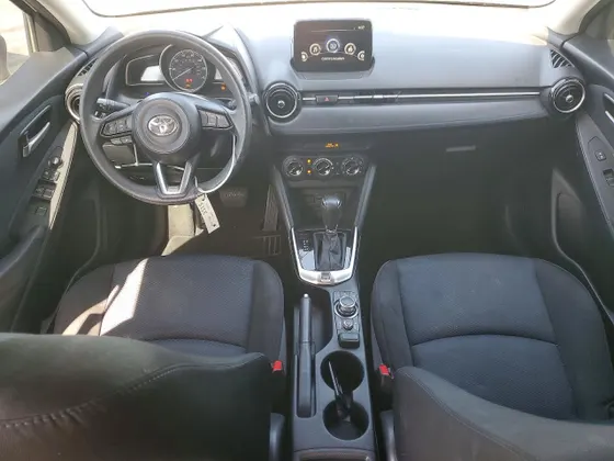 2020 Toyota Yaris Hatchback LE